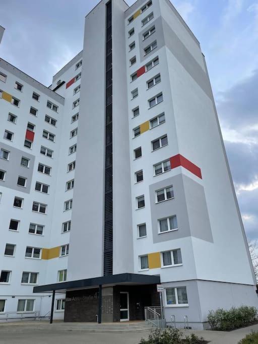 Max Appartements Нойбранденбург Екстер'єр фото